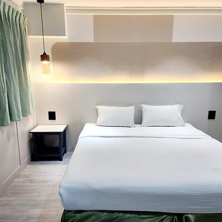 Seatel Phuket, Patong Beach Eksteriør bilde