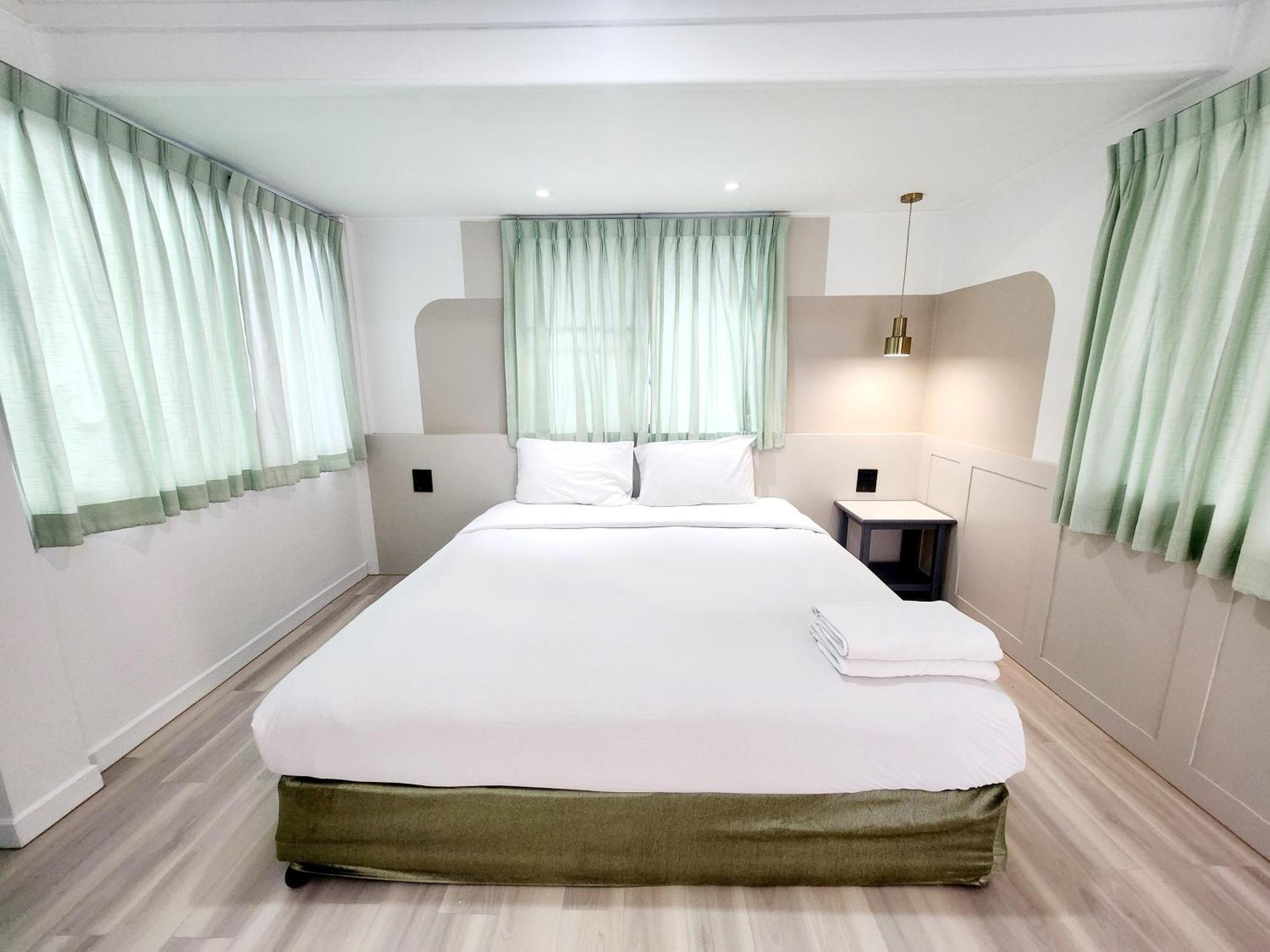Seatel Phuket, Patong Beach Eksteriør bilde
