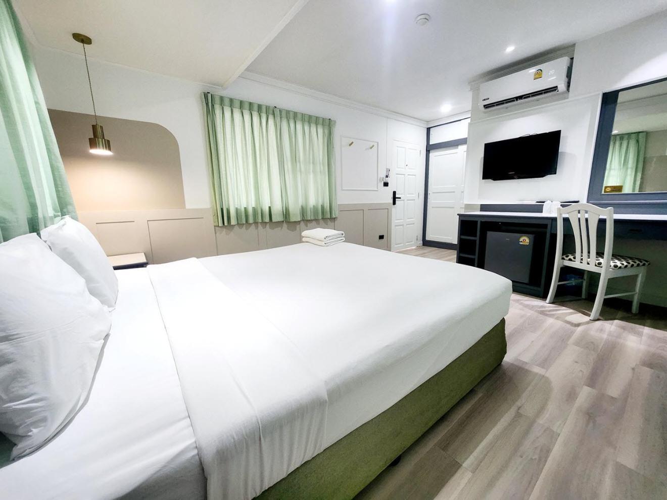 Seatel Phuket, Patong Beach Eksteriør bilde