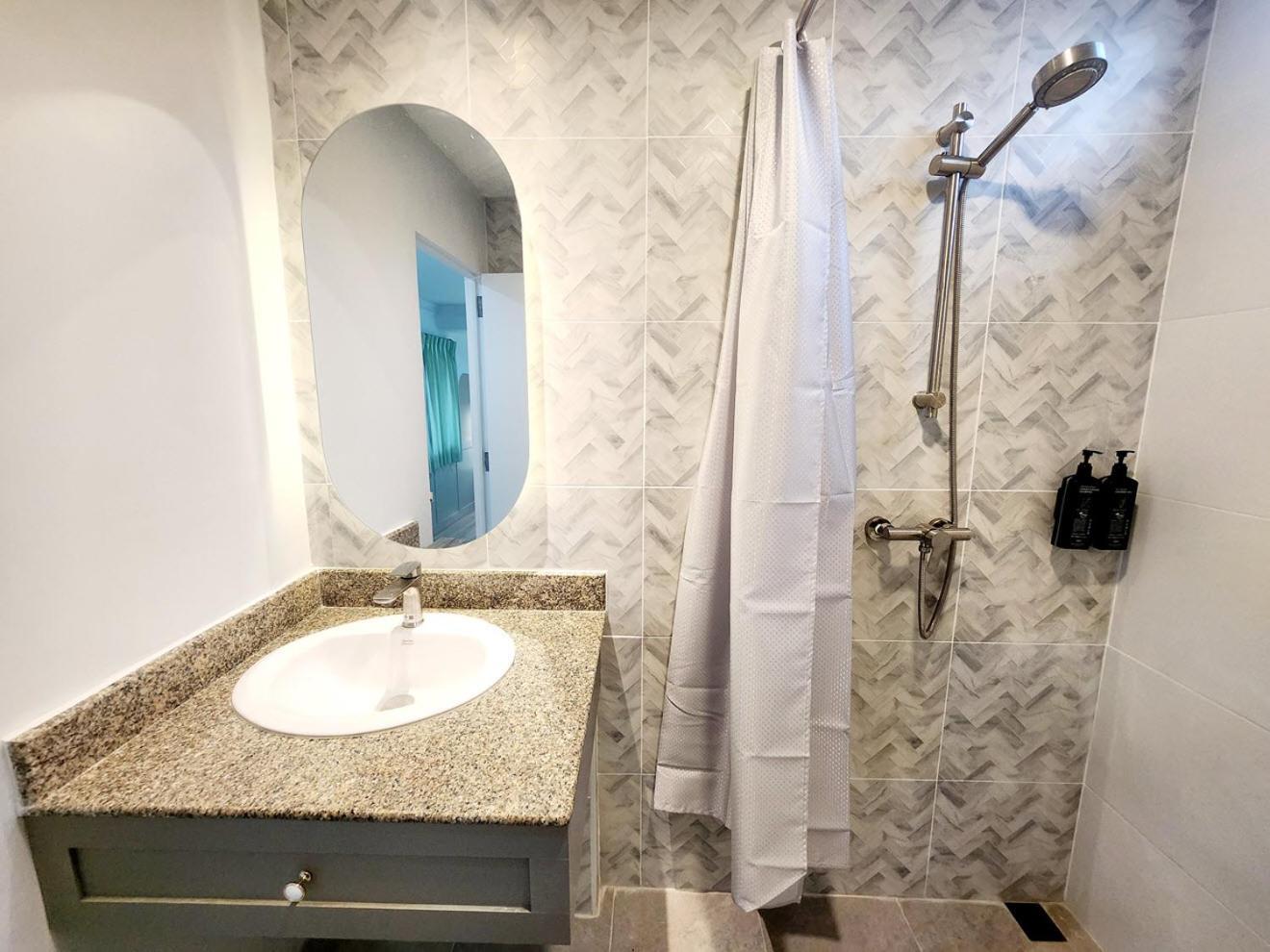 Seatel Phuket, Patong Beach Eksteriør bilde