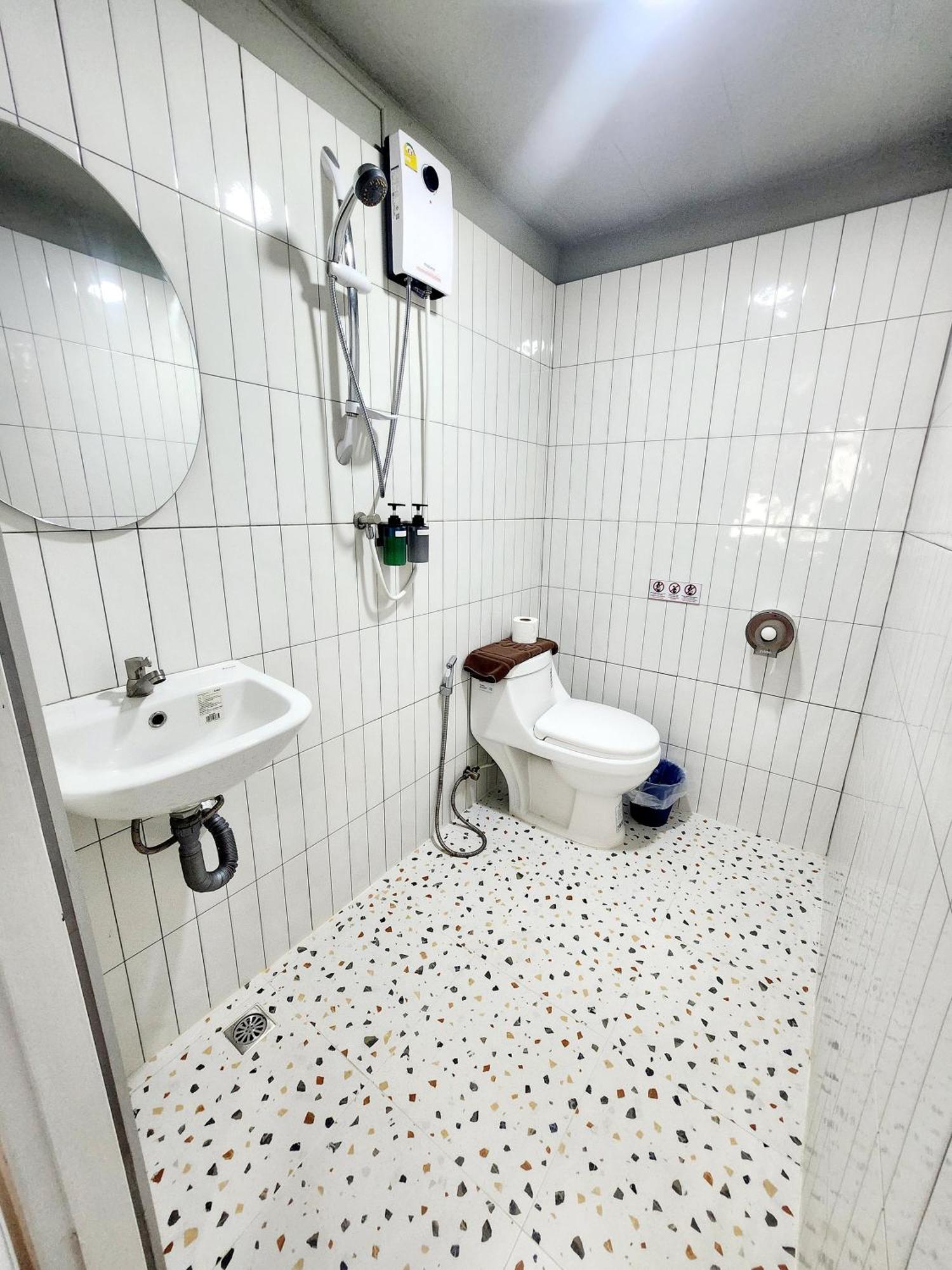 Seatel Phuket, Patong Beach Eksteriør bilde