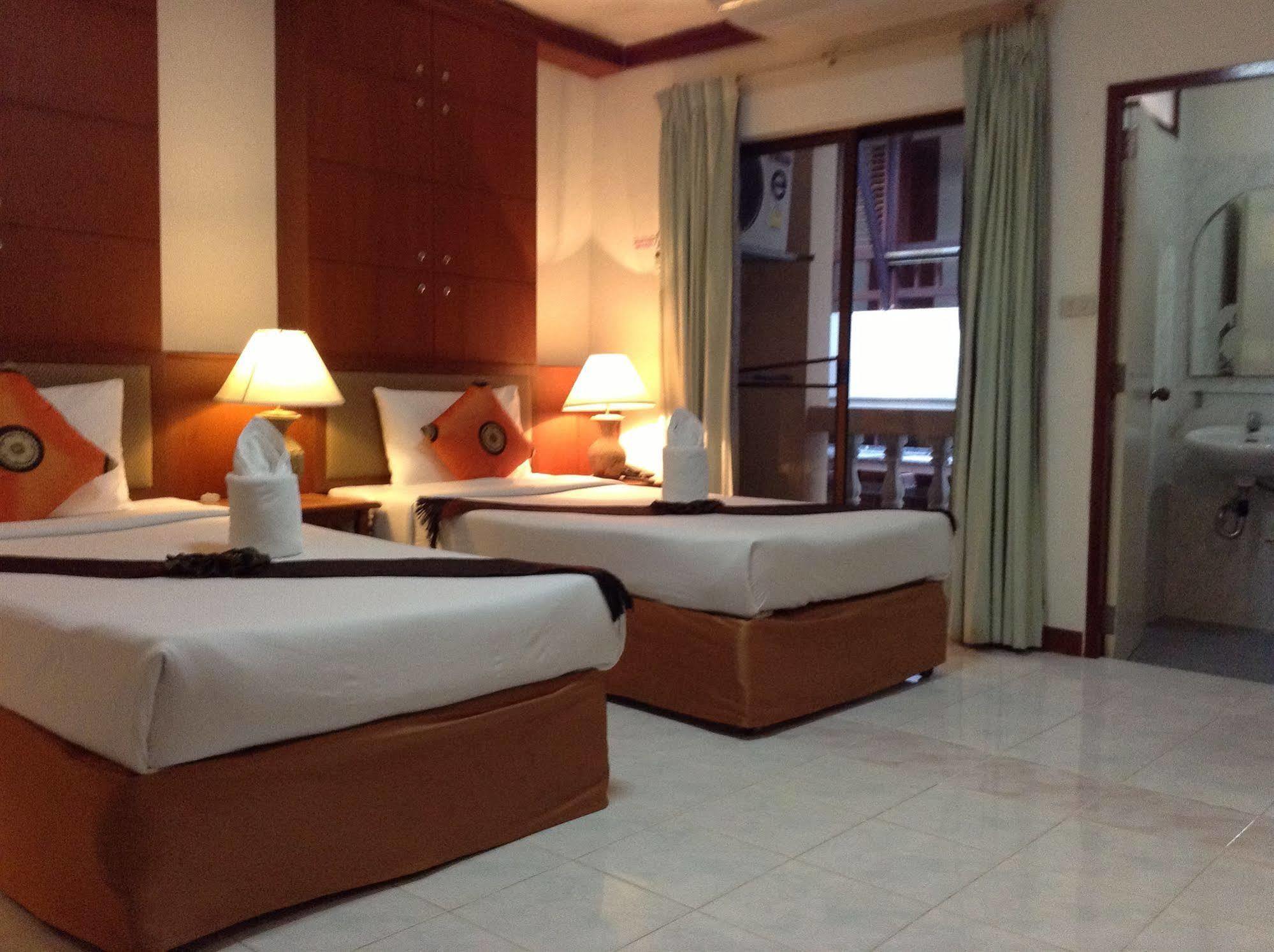 Seatel Phuket, Patong Beach Eksteriør bilde