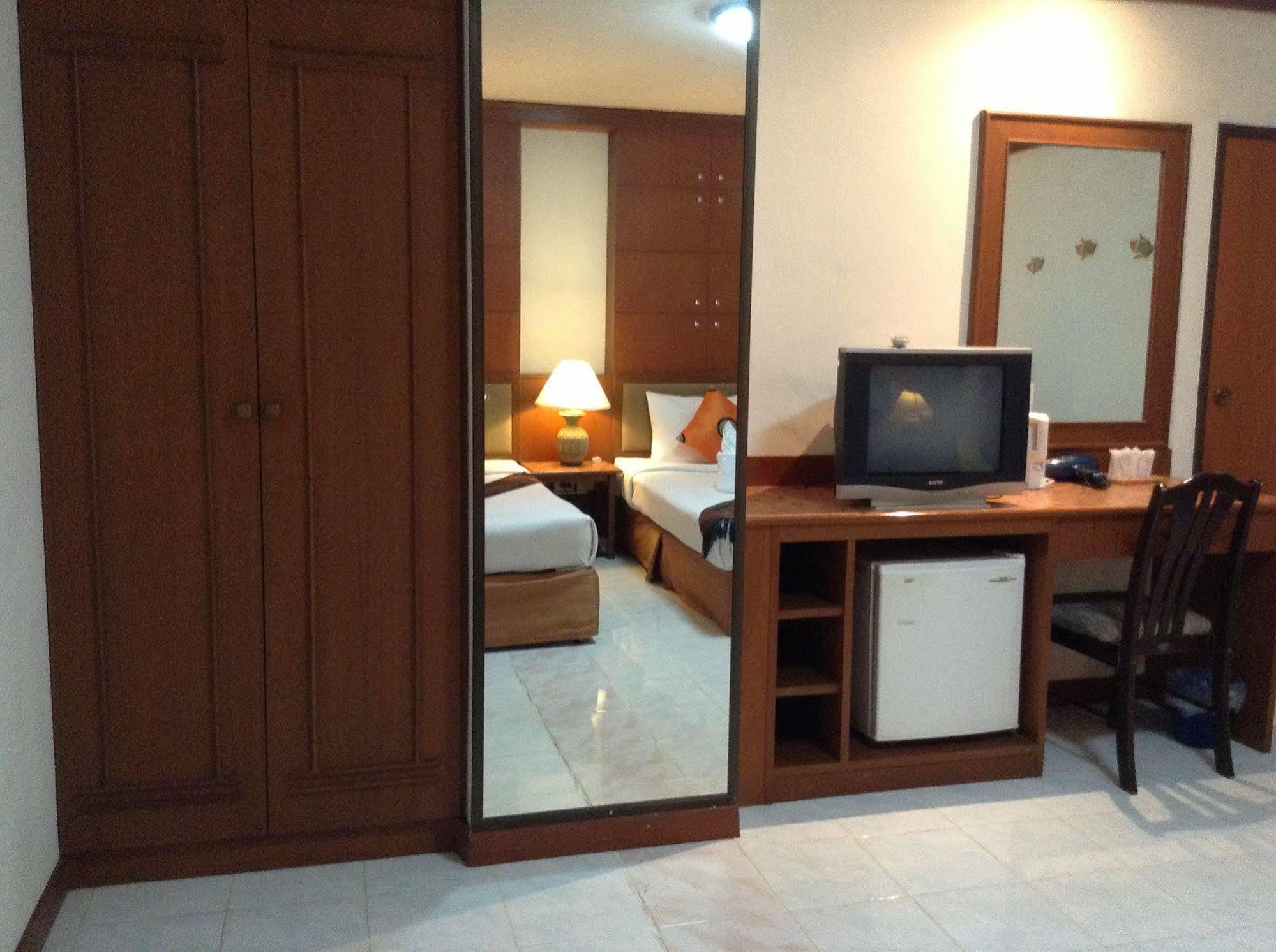 Seatel Phuket, Patong Beach Eksteriør bilde